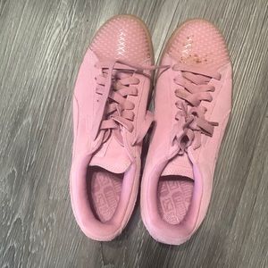 Puma pink tennis shoes